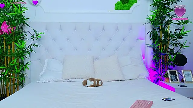 AriannaSins online show from 10.15.25