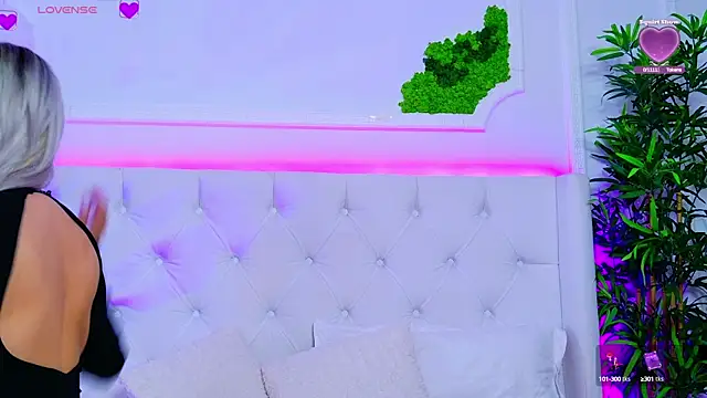 AriannaSins online show from 10.16.25