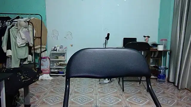 Snapshot of Baby_2k2 chatting on 10.19.25 Baby 2k2 online show from 10.19.25