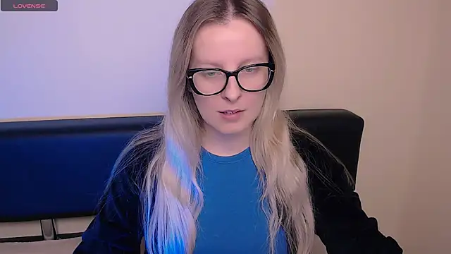 AllaLeomz online show from 10.30.25