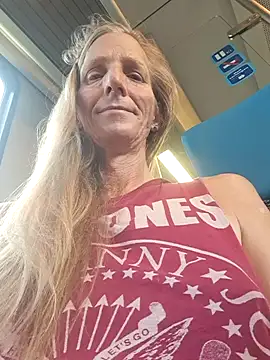 Snapshot of Cheryl_F chatting on 06.19.26 Cheryl F online show from 06.19.26