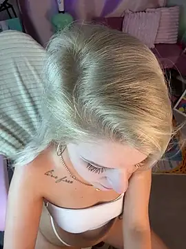 Snapshot of cold_blondie chatting on 07.17.26 cold blondie online show from 07.17.26