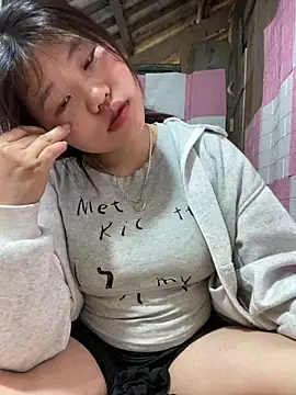 Snapshot of bumbaba chatting on 02.15.26 bumbaba online show from 02.15.26