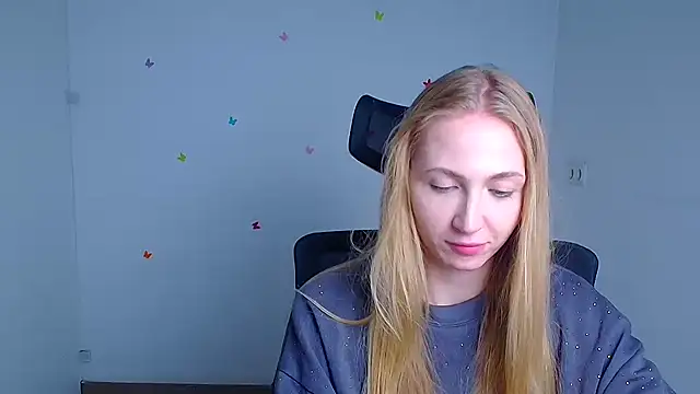 Emma Moonlightt online show from 10.25.25