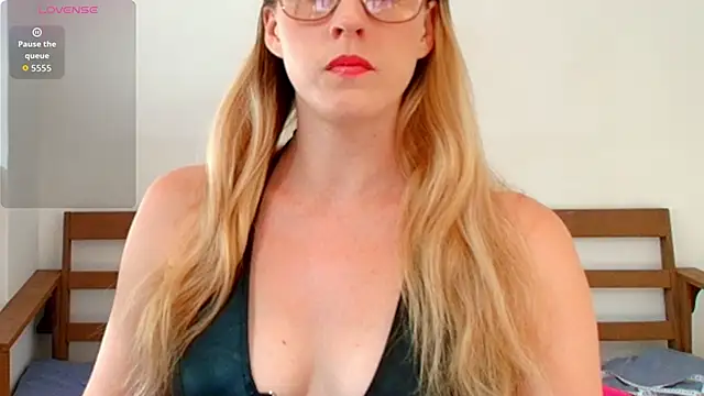 DemigoddessLexie online show from 02.04.26