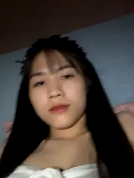 Snapshot of Leaf-Tgu chatting on 10.27.25 Leaf-Tgu online show from 10.27.25