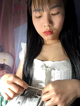 Snapshot of Leaf-Tgu chatting on 11.01.25 Leaf-Tgu online show from 11.01.25