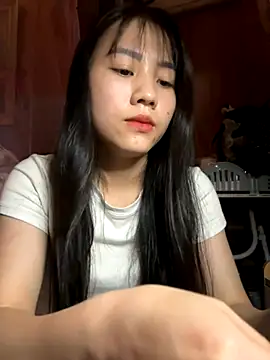 Snapshot of Leaf-Tgu chatting on 11.06.25 Leaf-Tgu online show from 11.06.25