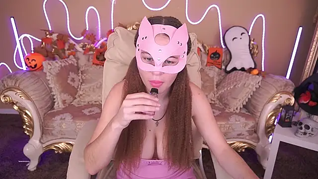 QueenEvieX online show from 10.30.25