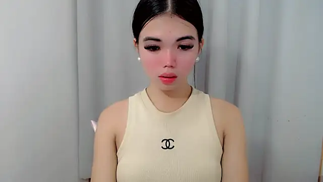 Urcutie Ayah online show from 10.17.25