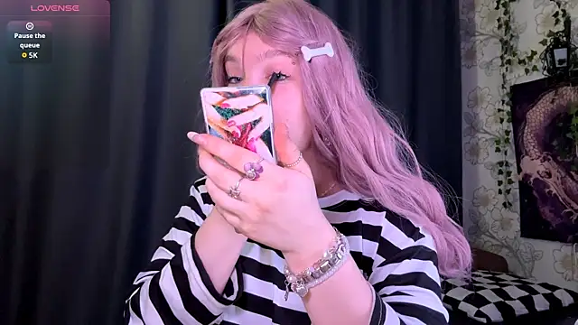 CordieRonsini online show from 10.17.25