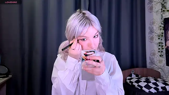 CordieRonsini online show from 10.18.25