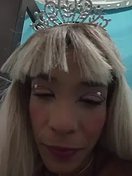 Teressa Love online show from 11.26.25