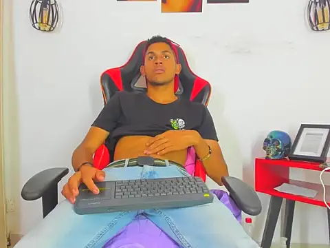 sexy latin cum online show from 10.16.25