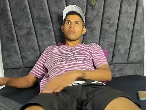 sexy latin cum online show from 10.21.25