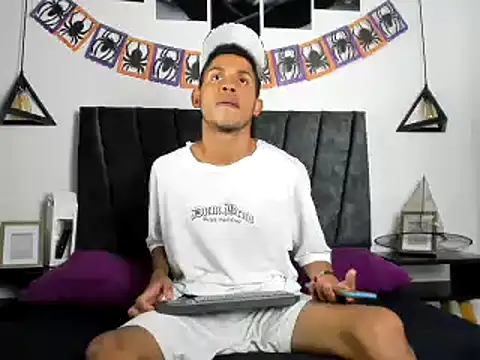 sexy latin cum online show from 10.23.25