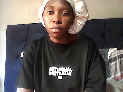 Snapshot of sexysmalldaily04 chatting on 10.21.25 sexysmalldaily04 online show from 10.21.25