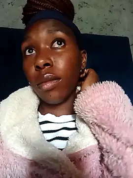 Snapshot of sexysmalldaily04 chatting on 11.04.25 sexysmalldaily04 online show from 11.04.25