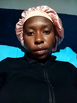 Snapshot of sexysmalldaily04 chatting on 11.28.25 sexysmalldaily04 online show from 11.28.25