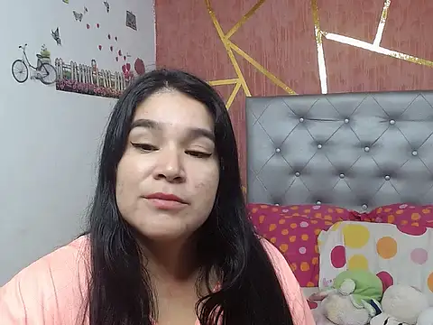 Snapshot of camilahot10 chatting on 10.23.25 camilahot10 online show from 10.23.25