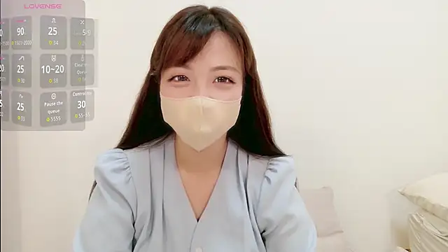 Snapshot of noa_noachi chatting on 10.17.25 noa noachi online show from 10.17.25