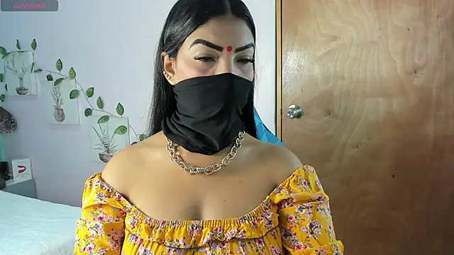 Snapshot of Iniya_Parul chatting on 06.19.26 Iniya Parul online show from 06.19.26
