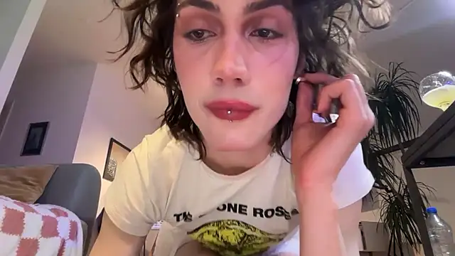 kira yoshika9e online show from 04.19.26