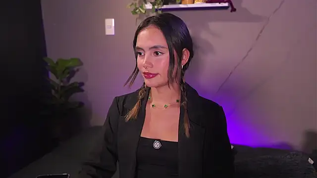 Snapshot of adahara_miller17 chatting on 12.04.25 adahara miller17 online show from 12.04.25