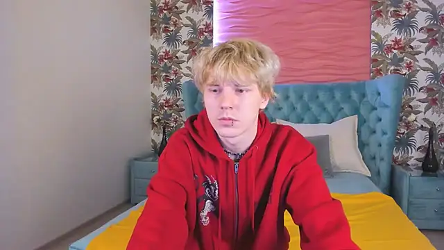 Snapshot of KevinMilky chatting on 10.28.25 KevinMilky online show from 10.28.25