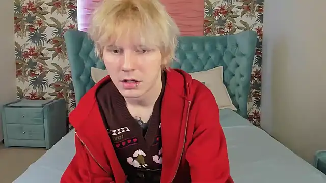 Snapshot of KevinMilky chatting on 11.26.25 KevinMilky online show from 11.26.25