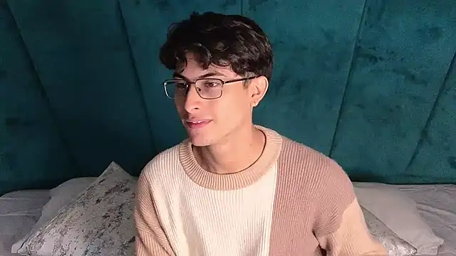 Aaron Eze online show from 04.28.26