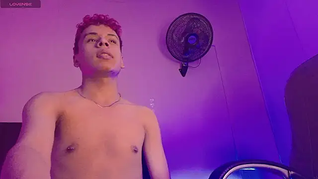 Snapshot of Xavier_Fox___ chatting on 01.15.26 Xavier Fox online show from 01.15.26