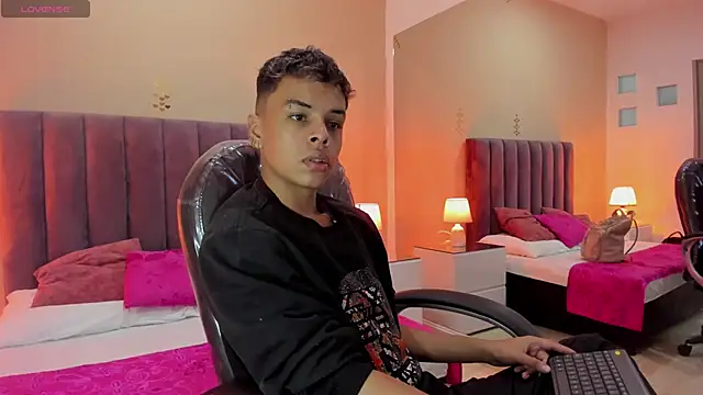 Snapshot of Xavier_Fox___ chatting on 02.22.26 Xavier Fox online show from 02.22.26