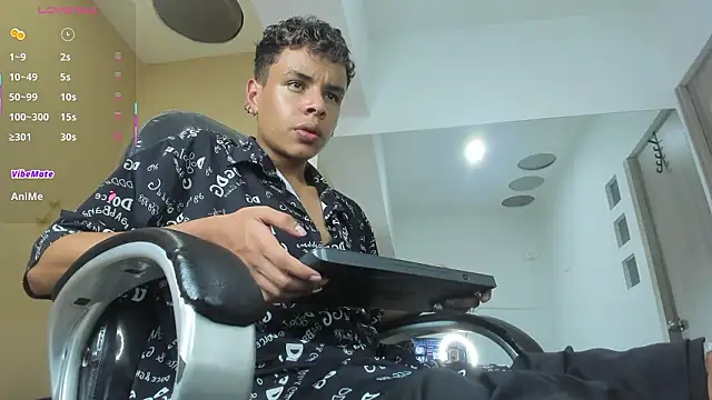 Snapshot of Xavier_Fox___ chatting on 03.08.26 Xavier Fox online show from 03.08.26