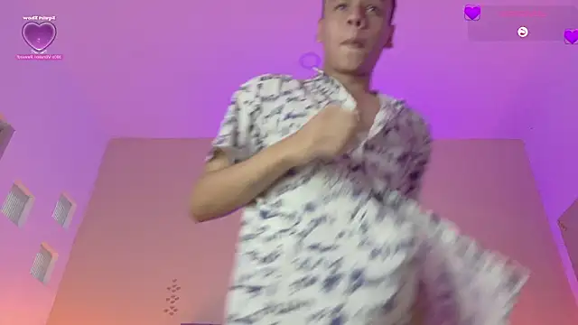 Snapshot of Xavier_Fox___ chatting on 03.10.26 Xavier Fox online show from 03.10.26