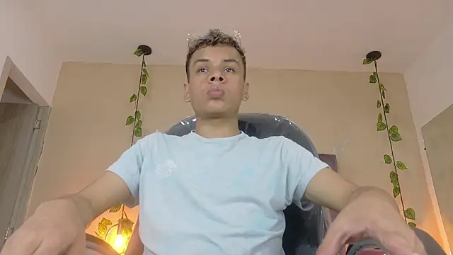 Snapshot of Xavier_Fox___ chatting on 03.11.26 Xavier Fox online show from 03.11.26