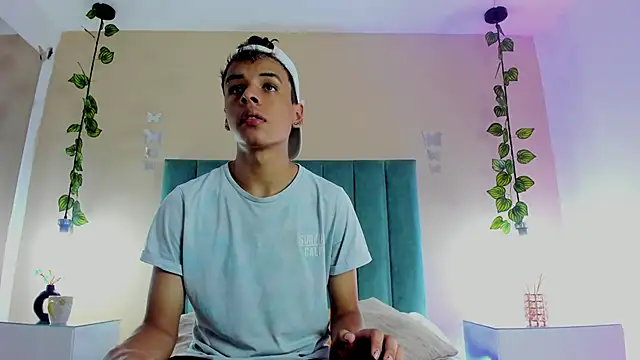 Snapshot of Xavier_Fox___ chatting on 03.16.26 Xavier Fox online show from 03.16.26