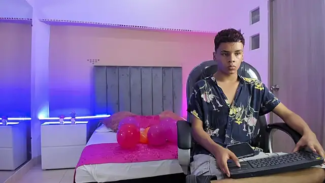 Snapshot of Xavier_Fox___ chatting on 03.26.26 Xavier Fox online show from 03.26.26