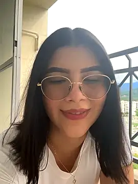 Snapshot of Julietalcl chatting on 10.24.25 Julietalcl online show from 10.24.25