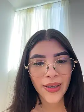 Snapshot of Julietalcl chatting on 11.12.25 Julietalcl online show from 11.12.25