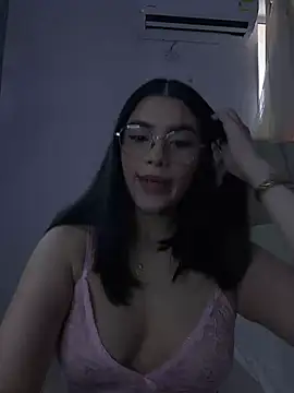Snapshot of Julietalcl chatting on 04.30.26 Julietalcl online show from 04.30.26