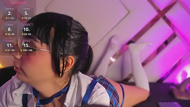 Snapshot of michelle_cutee_ chatting on 03.04.26 michelle cutee online show from 03.04.26