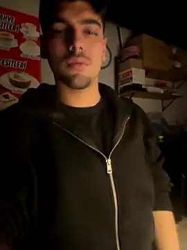 Snapshot of emir343475 chatting on 11.18.25 emir343475 online show from 11.18.25