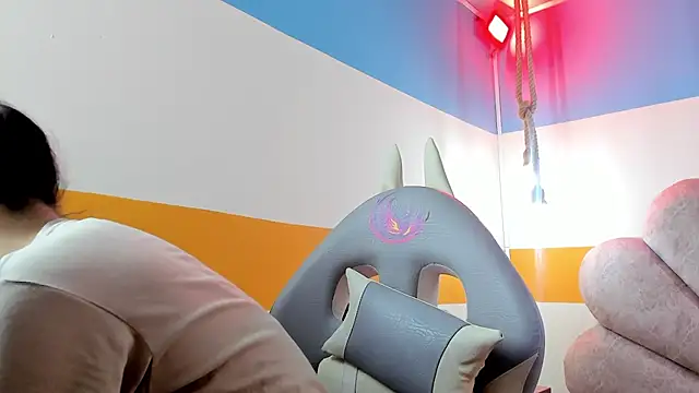 moon winy online show from 10.25.25