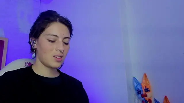 Snapshot of moon_winy chatting on 02.18.26 moon winy online show from 02.18.26