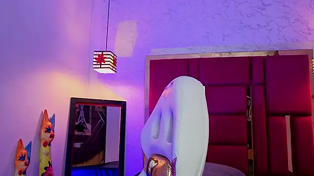 Snapshot of moon_winy chatting on 03.08.26 moon winy online show from 03.08.26