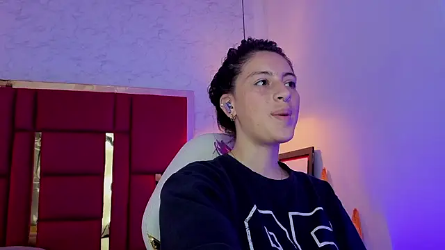 Snapshot of moon_winy chatting on 03.13.26 moon winy online show from 03.13.26