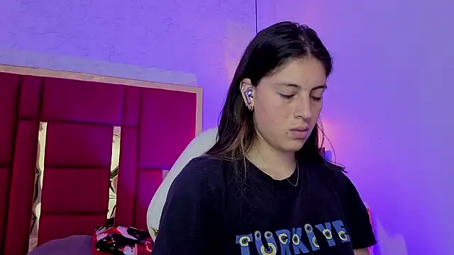 Snapshot of moon_winy chatting on 03.15.26 moon winy online show from 03.15.26