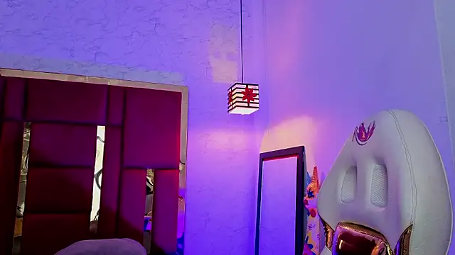 Snapshot of moon_winy chatting on 03.17.26 moon winy online show from 03.17.26