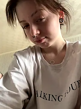 Snapshot of AnmiXHot chatting on 10.17.25 AnmiXHot online show from 10.17.25